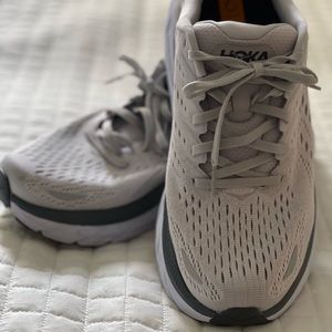 Men’s HOKA Clifton 8 sneakers in light gray, US Size 7.5 Wide. Worn two times.